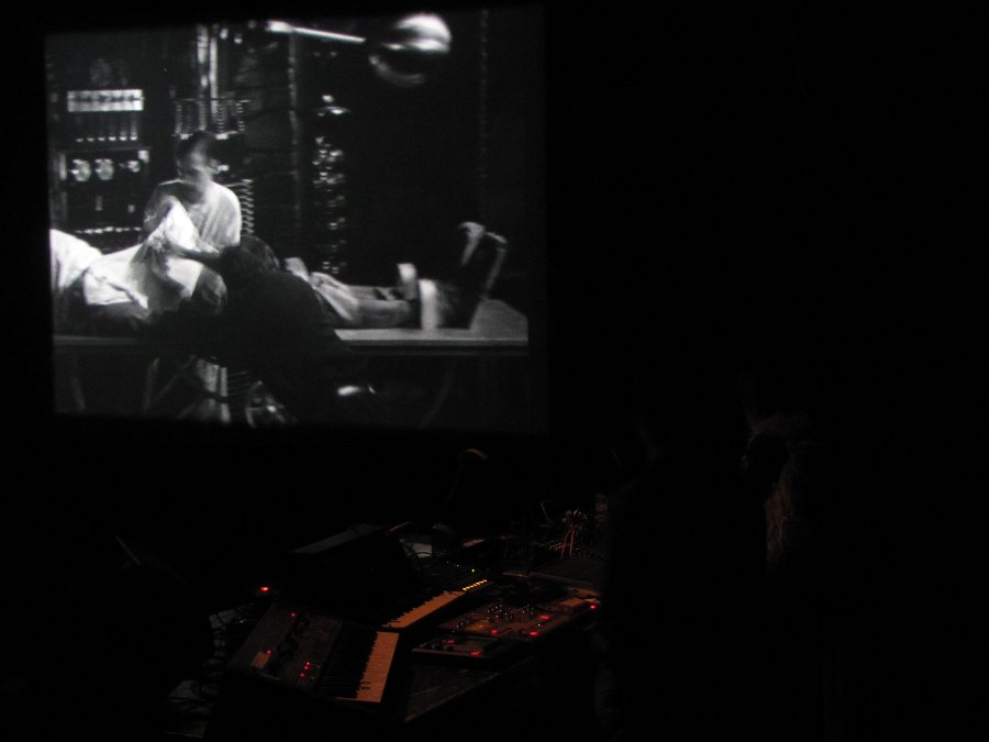 Cinémix de Frankenstein par Signal Electrique - Cinemix Frankenstein (Signal électrique) / L'homme à la caméra (Yodi) - Photo n10