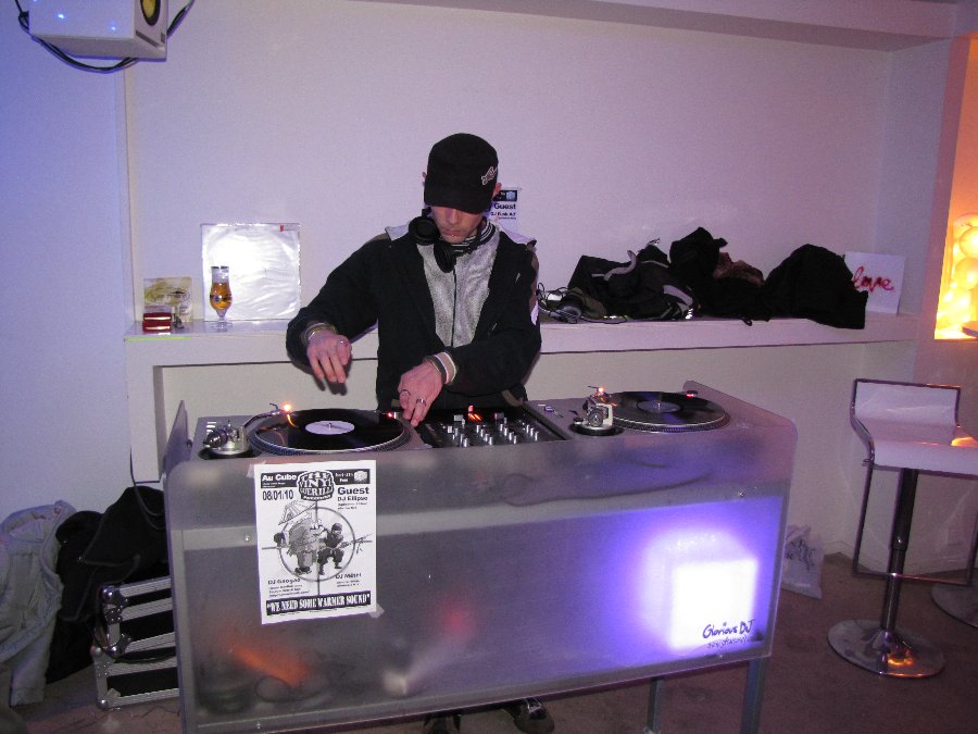 DJ Mëtël - Vinyl Guérilla part III - 18/12/2009 - Le Cube à Besançon - Photo n4