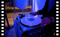 DJ Mtl Vinyl Guérilla part III - 18/12/2009 - Le Cube  Besanon video n7