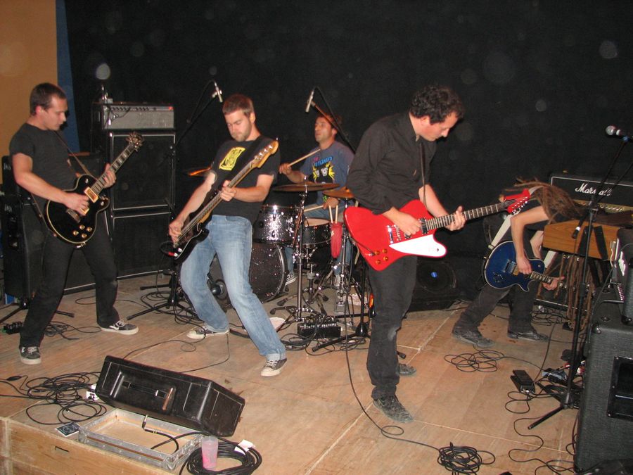 Concert de Jack And The Beared Fishermen - Grande Lessive 2009 (25 - Montferrand le Château) - Photo n4