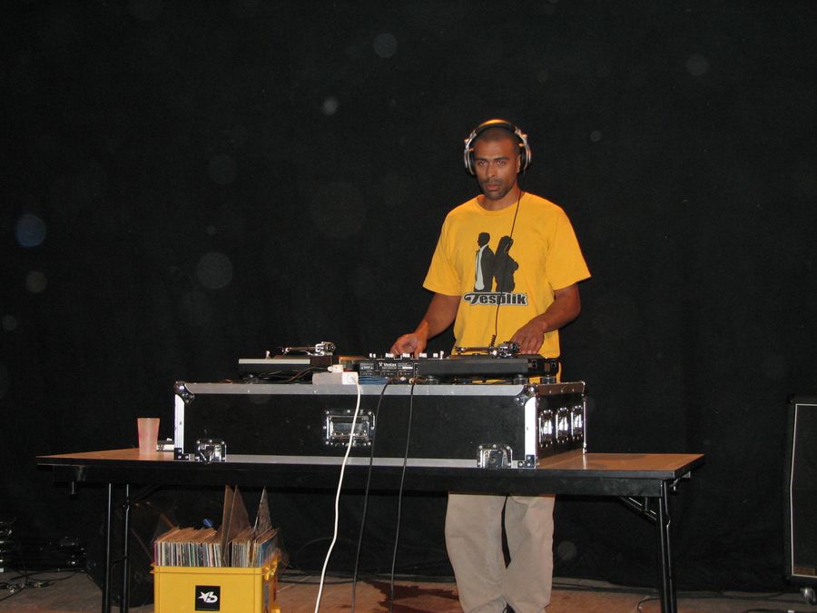 DJ Brasko - DJ Chaazz - Grande Lessive 2009 (25 - Montferrand le Château) - Photo n1