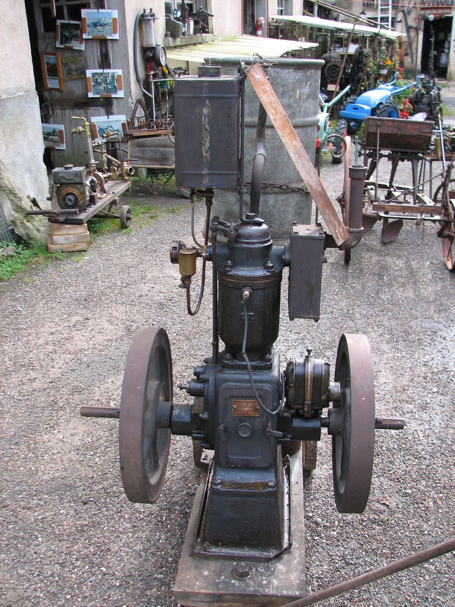 Ferme du tracteur ancien à Loulans-Verchamp - Journées du patrimoine 2009 à Montagney-Servigney et Loulans-Verchamp - Photo n2