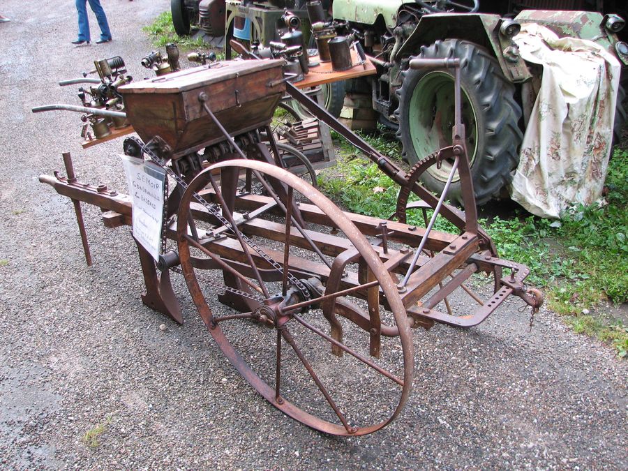 Ferme du tracteur ancien à Loulans-Verchamp - Journées du patrimoine 2009 à Montagney-Servigney et Loulans-Verchamp - Photo n4