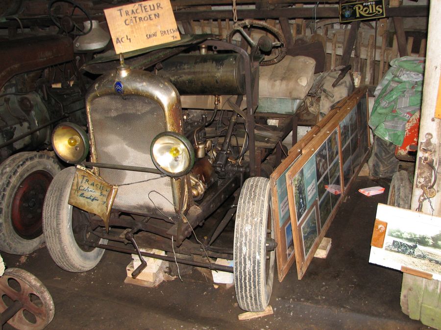 Ferme du tracteur ancien à Loulans-Verchamp - Journées du patrimoine 2009 à Montagney-Servigney et Loulans-Verchamp - Photo n5