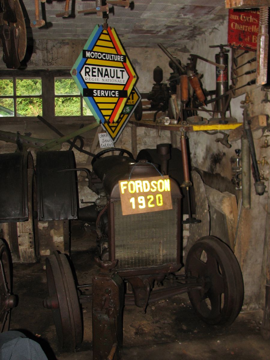 Ferme du tracteur ancien à Loulans-Verchamp - Journées du patrimoine 2009 à Montagney-Servigney et Loulans-Verchamp - Photo n6