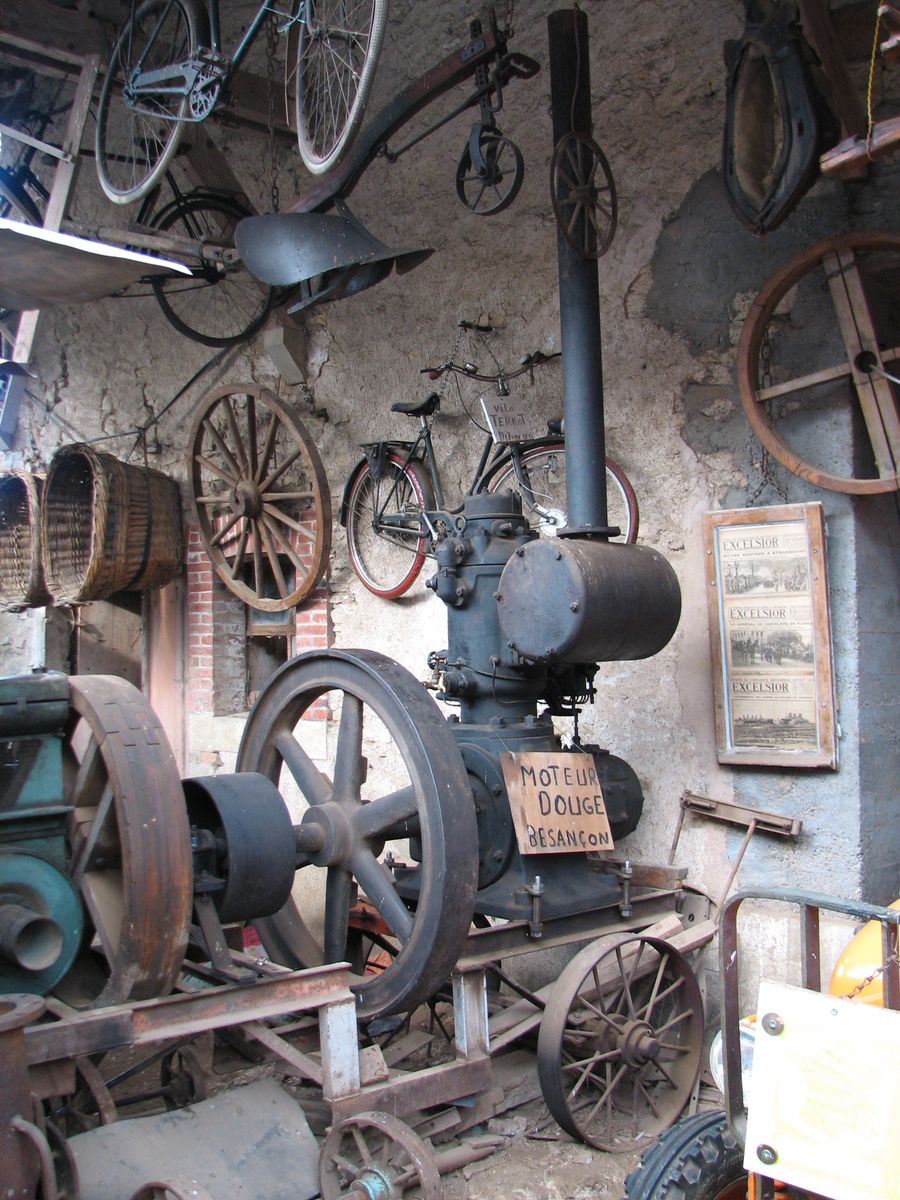 Ferme du tracteur ancien à Loulans-Verchamp - Journées du patrimoine 2009 à Montagney-Servigney et Loulans-Verchamp - Photo n24
