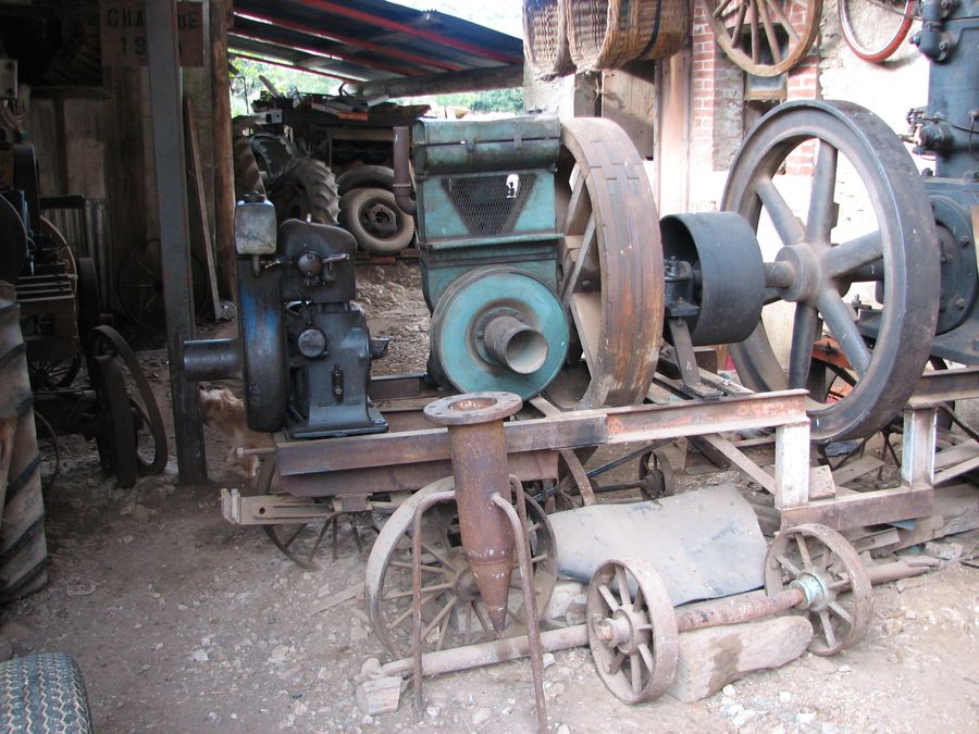 Ferme du tracteur ancien à Loulans-Verchamp - Journées du patrimoine 2009 à Montagney-Servigney et Loulans-Verchamp - Photo n25