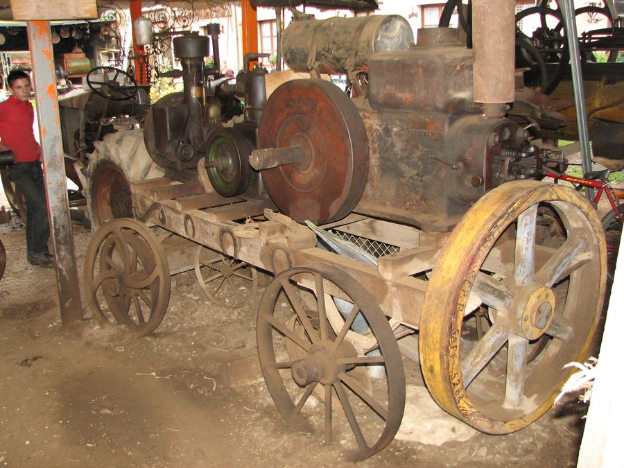 Ferme du tracteur ancien à Loulans-Verchamp - Journées du patrimoine 2009 à Montagney-Servigney et Loulans-Verchamp - Photo n28