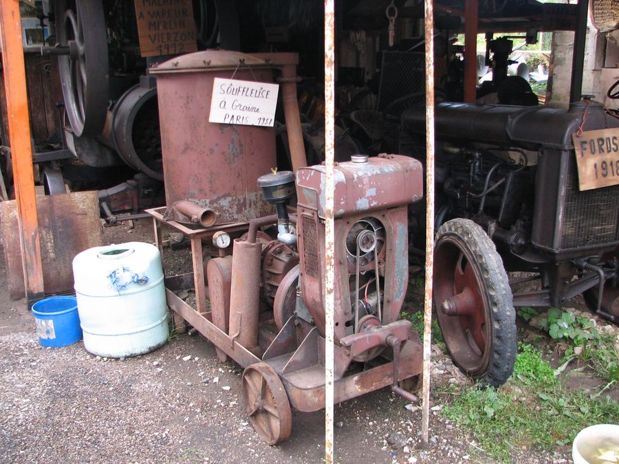 Ferme du tracteur ancien à Loulans-Verchamp - Journées du patrimoine 2009 à Montagney-Servigney et Loulans-Verchamp - Photo n29