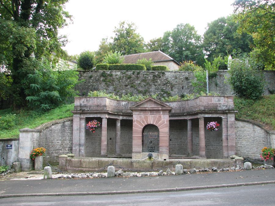 Fontaine de Montbozon - Journées du patrimoine 2009 à Montagney-Servigney et Loulans-Verchamp - Photo n1
