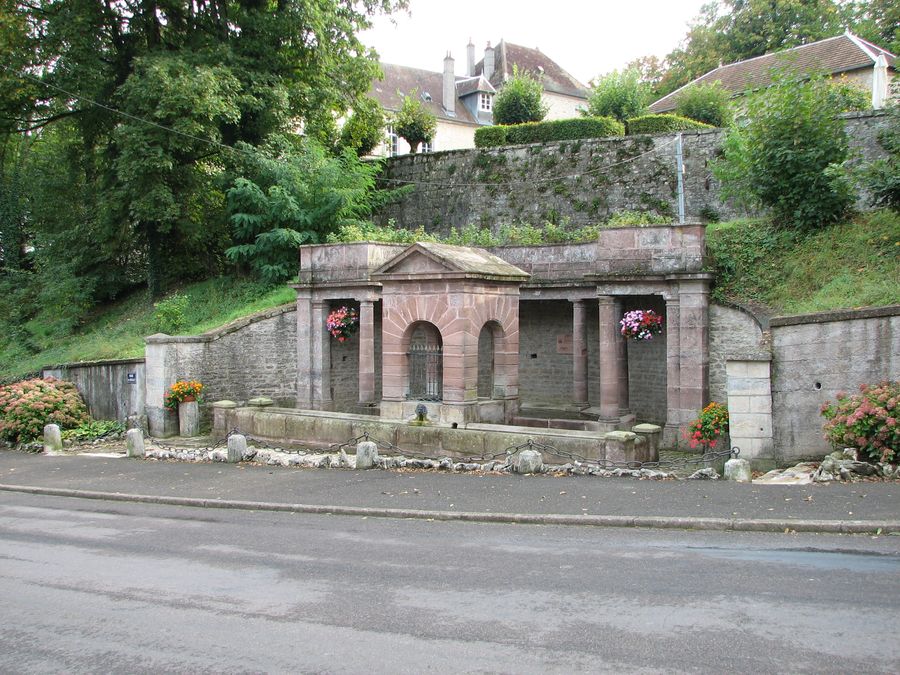 Fontaine de Montbozon - Journées du patrimoine 2009 à Montagney-Servigney et Loulans-Verchamp - Photo n2
