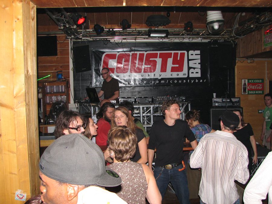 DJ Frogg - Soirée Radio Campus au Cousty - 01/10/2009 - Photo n5