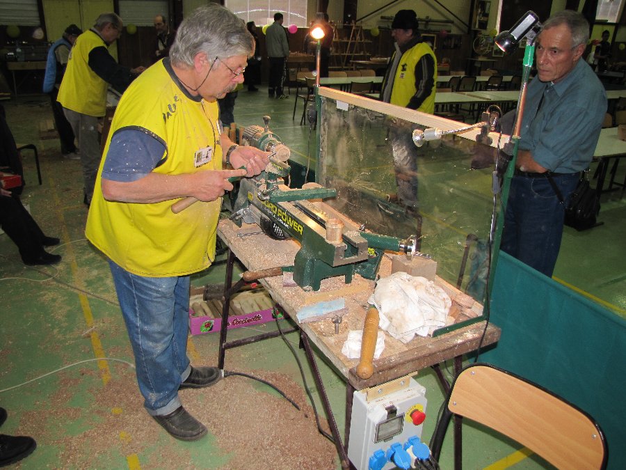 Tournage bois - Téléthon 2009 à Torpes, Marchaux et Roulans (25) - Photo n29